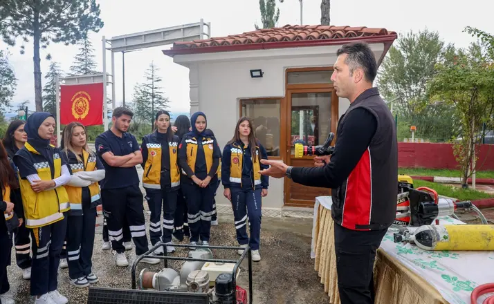 Taşköprü’de İtfaiyeciler Haftası öğrencilerle kutlandı
