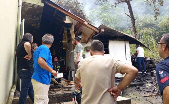 Trabzon’da odunluk yangın: 1 yaralı 