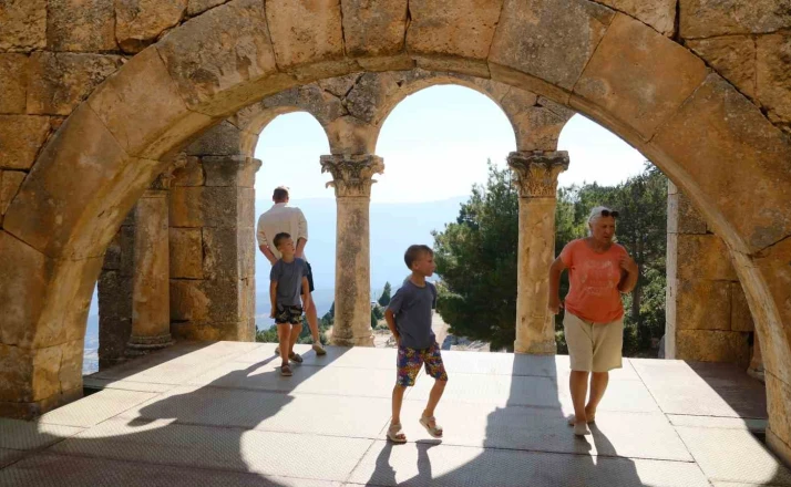 UNESCO listesindeki Alahan Manastırı zamana direniyor 