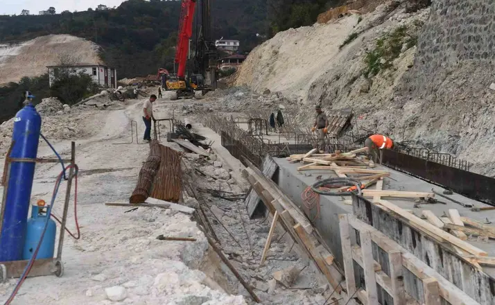 Ünye-Akkuş-Niksar yolu yılbaşına kadar ulaşıma açılacak
