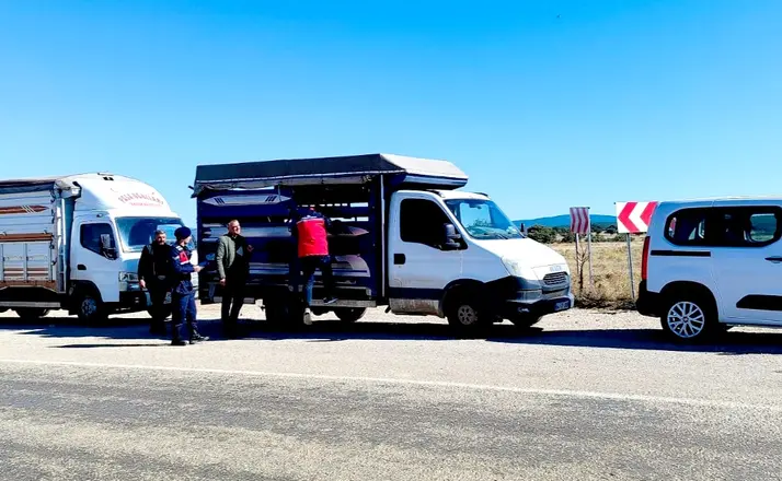 Uşak’ta hayvan sağlığı için yol kontrolleri sürüyor
