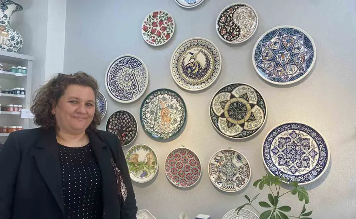 Üzümden ilham aldı, çini atölyesi açtı
