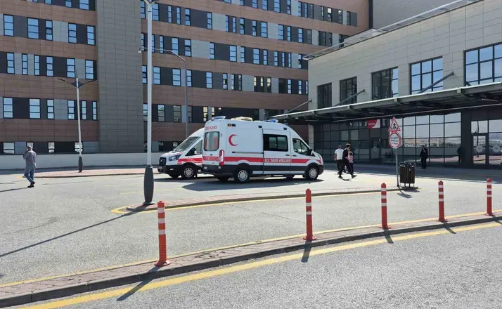 Vagon üzerindeki yüksek gerilim hattına temas eden 12 yaşındaki Arda’da da yüzde 70 yanık oluştu

