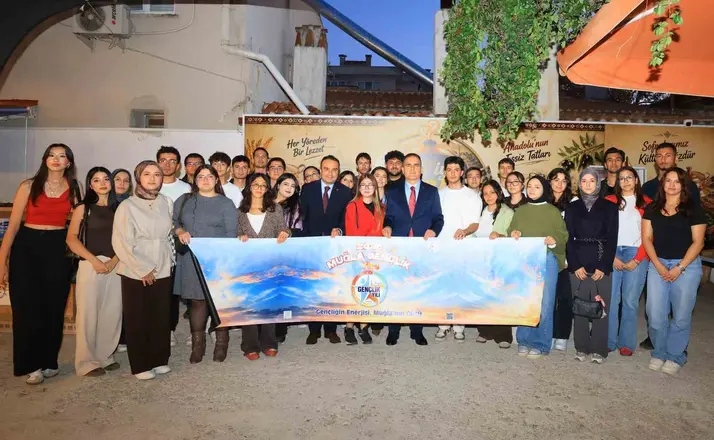 Vali Akbıyık, ‘Gelin Tanış Olalım’ projesine katılan gençlerle buluştu
