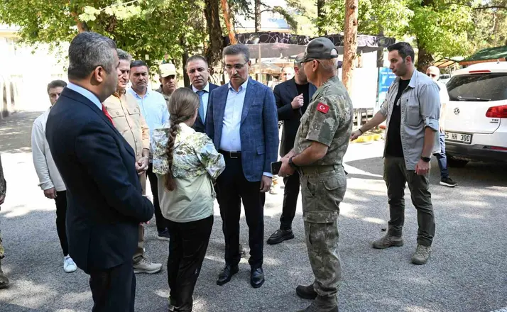 Vali Baruş, tarihi ve kültürel yapılarda incelemelerde bulundu
