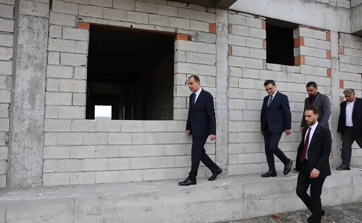 Vali Taşolar Aralık’taki inşaatları inceledi
