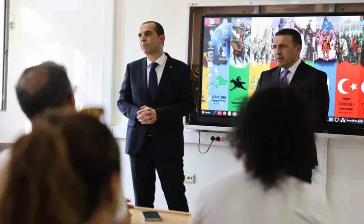 Vali Taşolar, Türkçe ve Matematik zümre toplantısına katıldı
