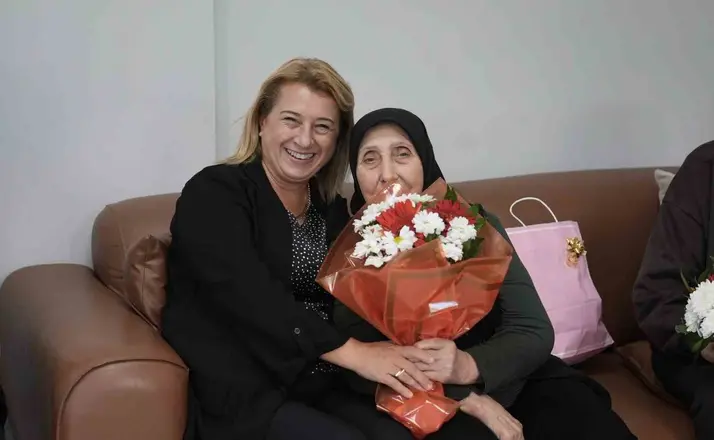 Yaşlılar gününde anlamlı ziyaret
