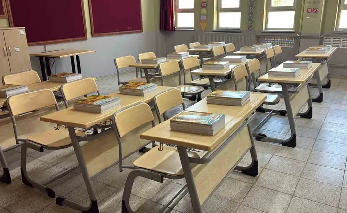 Yatağan’da 120 bin ders kitabı öğrencilerin sıralarında hazır
