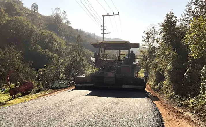 Yığılca’da asfalt çalışmaları sürüyor
