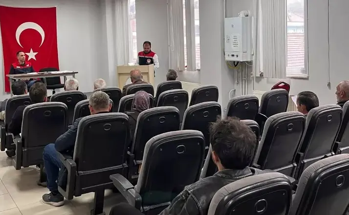 Yığılca’da kanatlı yetiştiricilerine yönetmelik bilgilendirmesi
