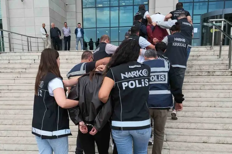 12 milyon liralık uyuşturucu operasyonunda 6 şüpheli tutuklandı

