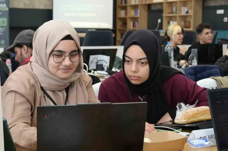 200 binin üzerinde genç için üniversite yolculuğu başlıyor: "TÜRGEV öğrencilerinin elde ettiği dereceler büyük bir gurur kaynağı"
