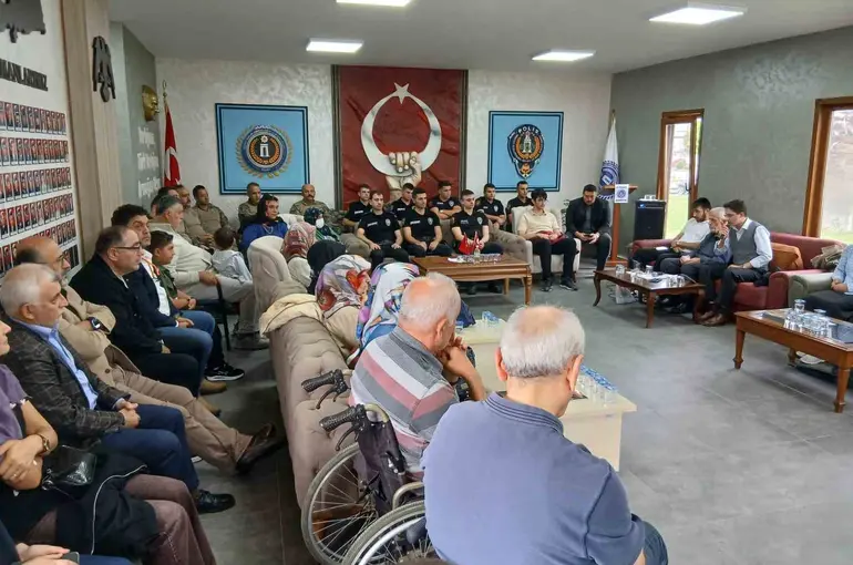 273 aydır şehitler için aynı duada buluşuyorlar
