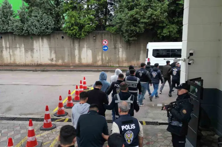 6,2 milyarlık para trafiğinde 29 şüpheli tutuklandı

