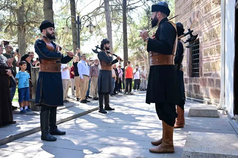 700 yıllık fethin hikayesi kalemle hayat bulacak

