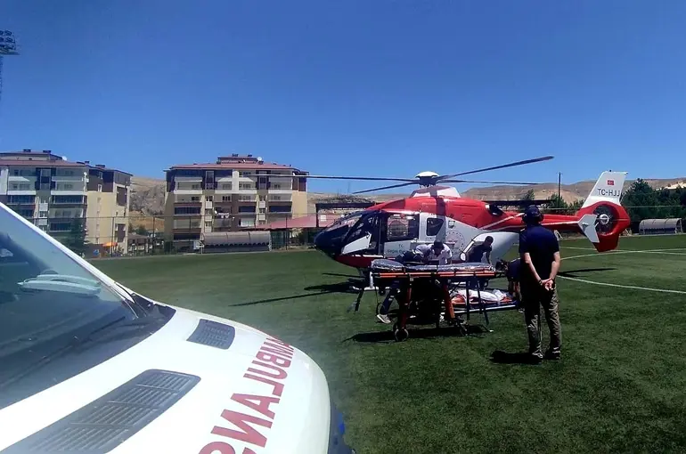 71 yaşındaki hasta hava ambulansıyla Malatya’ya sevk edildi
