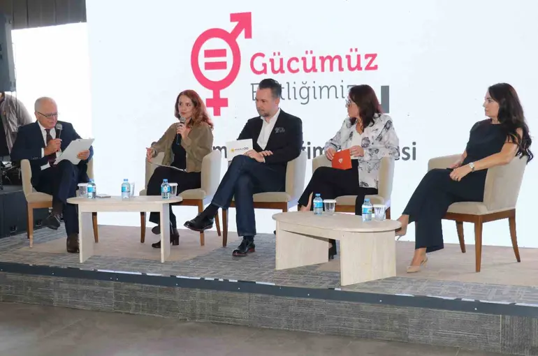 ’9. Gücümüz Eşitliğimiz’ zirvesi Bursa’da gerçekleştirildi
