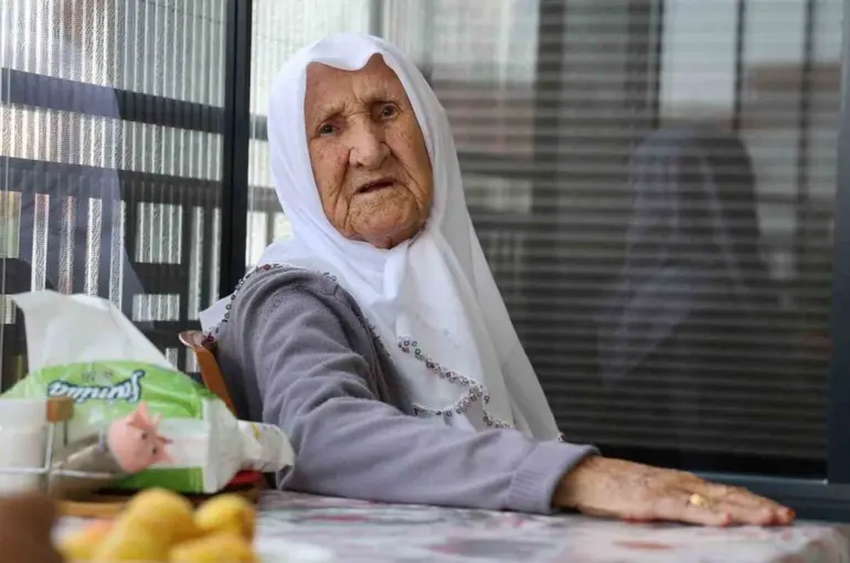 97 yaşındaki Döne Toygar: "Böyle bir ihanet görmedim"
