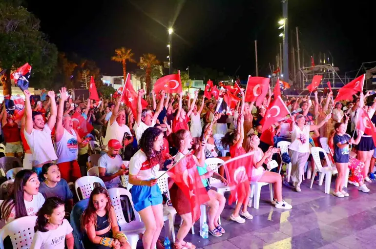 A Milli Kadın Voleybol Takımı’nın şampiyonluğu Bodrum’da coşkuyla kutlandı
