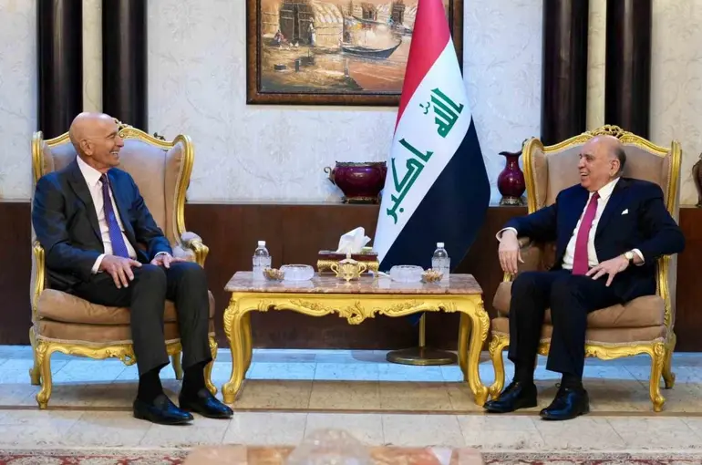ABD’nin Suriye Özel Temsilcisi Barrack, Irak Dışişleri Bakanı Hüseyin ile görüştü
