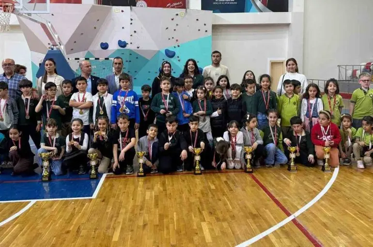 Adıyaman Özel Doğa Koleji öğrencilerinden satranç turnuvasında derece
