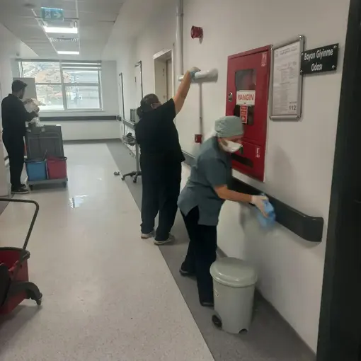 ADÜ Hastanesi hematoloji servisinde hijyen çalışması
