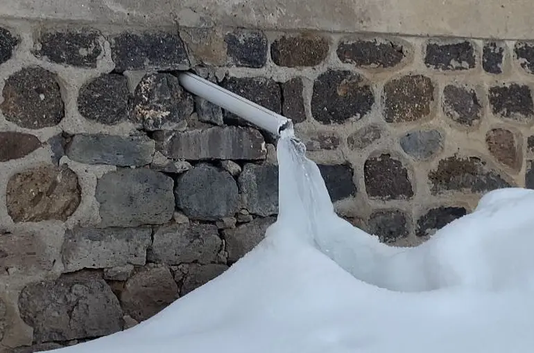 Ağrı’da dondurucu soğuklar etkisini sürdürüyor

