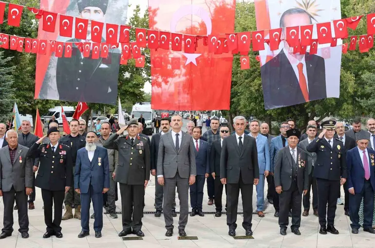 Ağrı’da Gaziler Günü dolayısıyla tören düzenlendi
