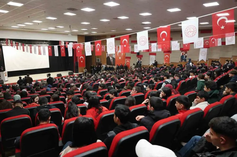 Ağrı’nın kurtuluşunun 108’inci yıl dönümü kutlandı
