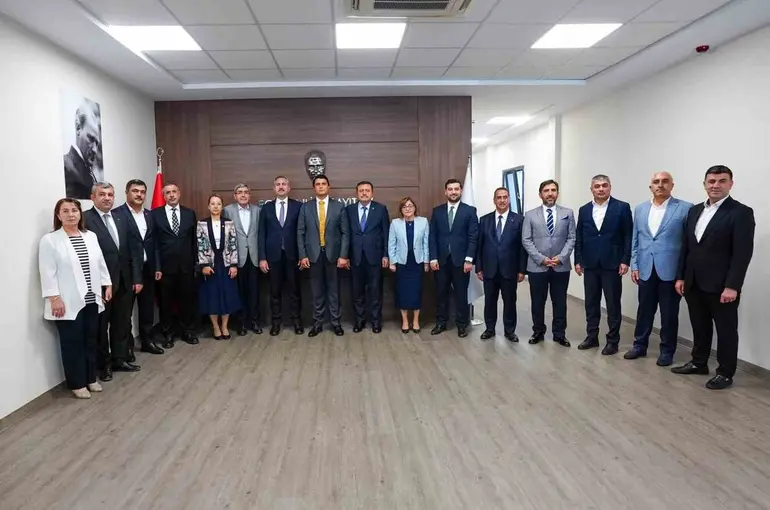 AK Parti Grup Başkanvekili Gül ve Başkan Şahin’den Yılmaz’a ziyaret
