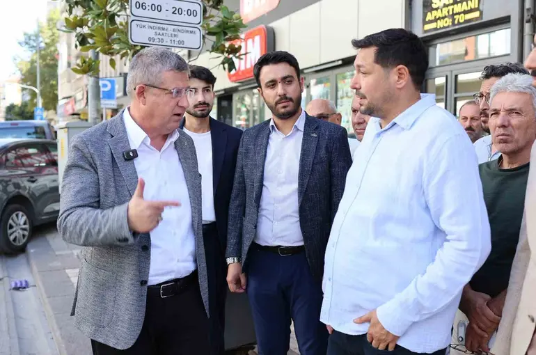 AK Parti İl Başkanı Subaşıoğlu İstiklal Caddesi’nde esnafları dinledi
