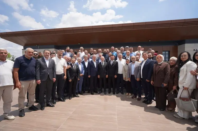 AK Parti Kayseri Teşkilatı, görevdeki 500. gününü istişare toplantısıyla taçlandırdı
