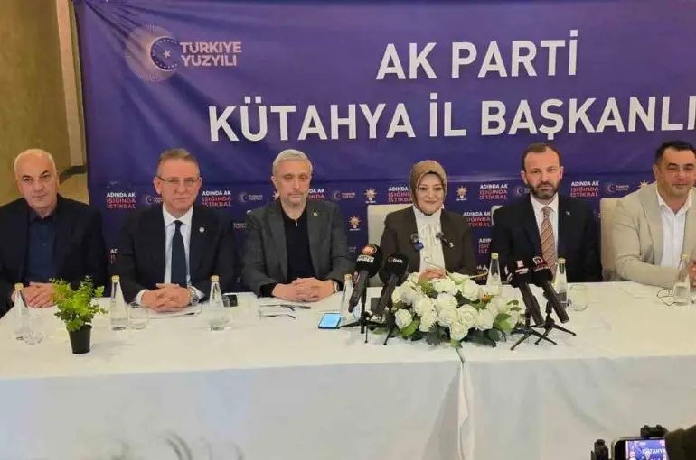 AK Parti Kütahya Teşkilatı’nın 1 yıllık çalışmaları değerlendirildi
