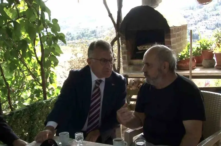 AK Parti TBMM Grup Başkanı Güler: "Yıllardır Sarıyer’i yöneten CHP belediyesinin bir tane eserini görmedik"
