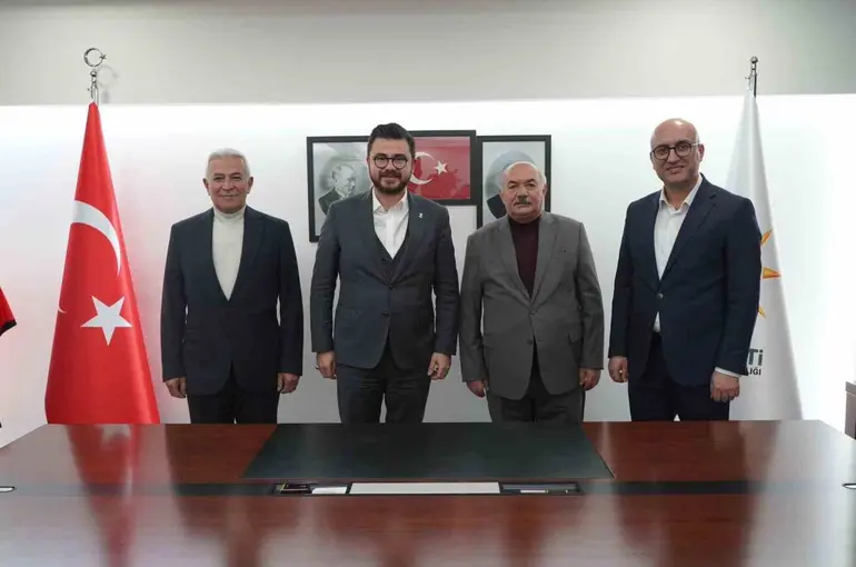 AK Parti’de 3 ilçe başkanı görevden alındı
