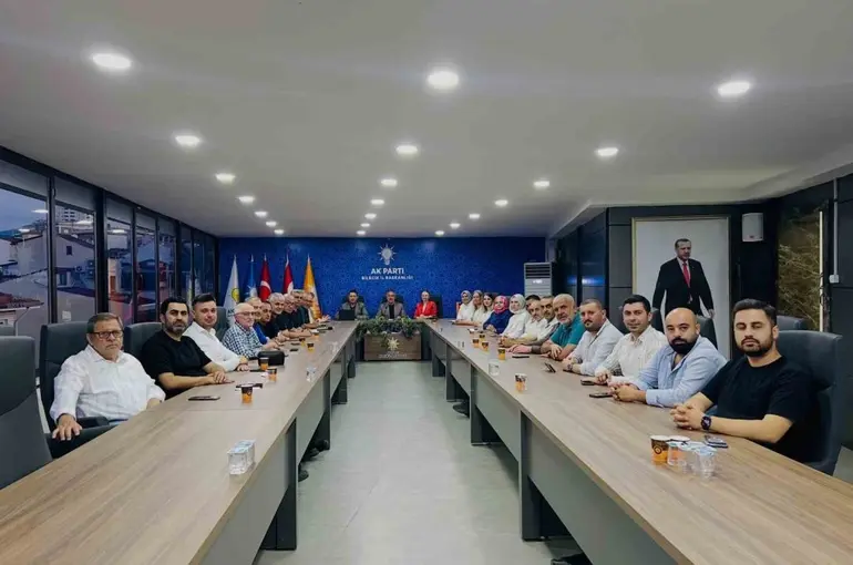 AK Parti’de yol haritası belirlendi
