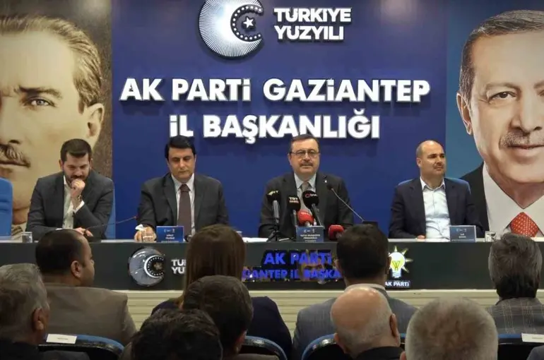 AK Parti’den CHP’ye mehter tepkisi

