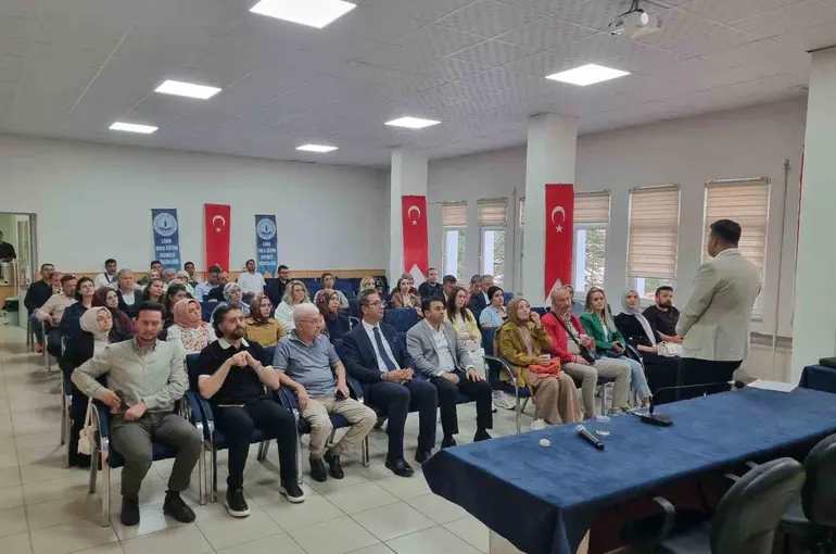 Akran zorbalığıyla mücadelede yeni bir model için ilk adım atıldı

