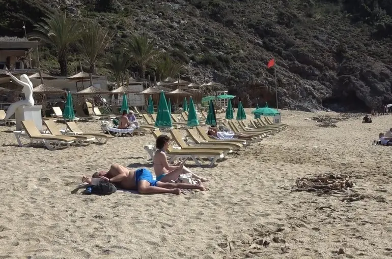 Alanya’da şubat ortasında deniz keyfi
