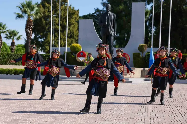 Aliağa’da kurtuluşun 104. yılı gururla kutlandı.
