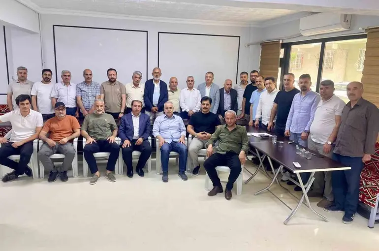Alikanlılar Derneği’nde Abuzer Altun güven tazeledi
