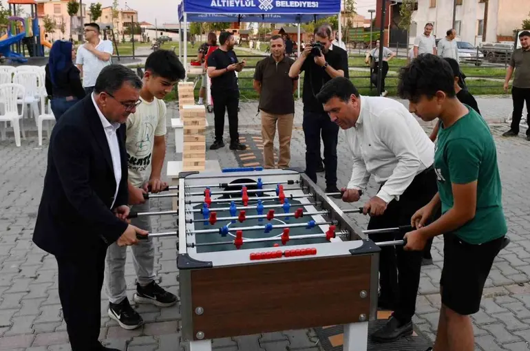 Altıeylül’ de kırsal mahalleler yaz akşamlarında şenleniyor
