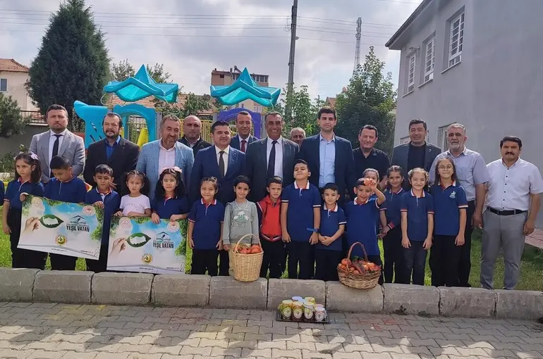 Altıntaş’ta eğitim öğretim yılı doğa sevgisiyle başladı
