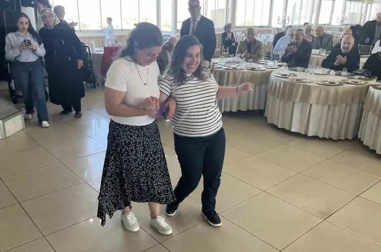 Annenin mutluluk gözyaşları
