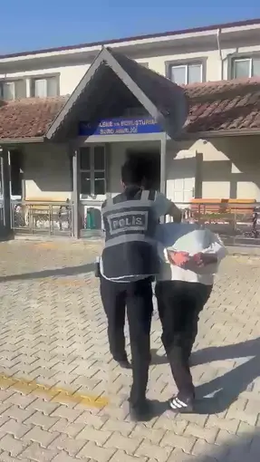 Antakya’da 32 yıl  hapis cezasıyla aranan hırsız yakalandı
