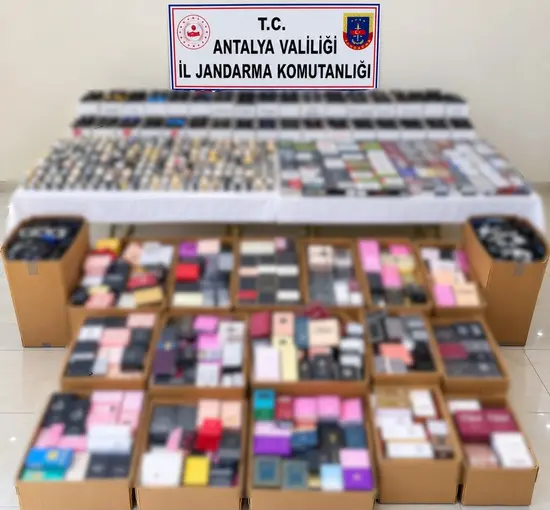 Antalya’da 6 milyon 250 bin liralık kaçak ürün ele geçirildi
