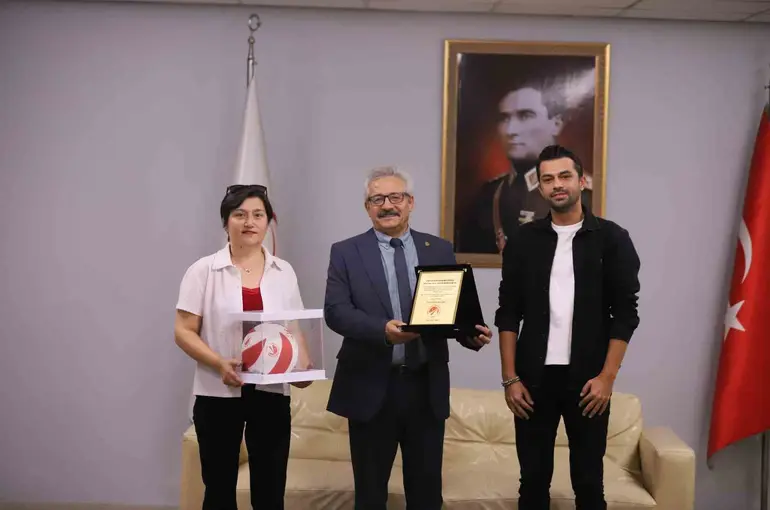 Aras Kargo Spor Kulübü, sezonun ilk maçında tribünleri hayvanlar için buluşturdu
