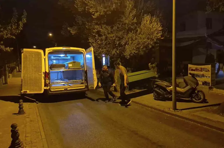 Arkadaşını bıçaklayıp 112’yi aradı
