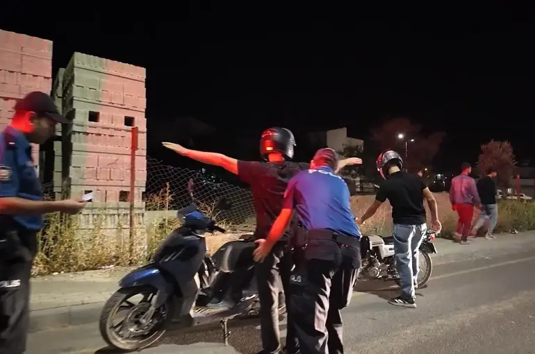 Asayiş uygulamasında 2 aranan şahıs yakalandı
